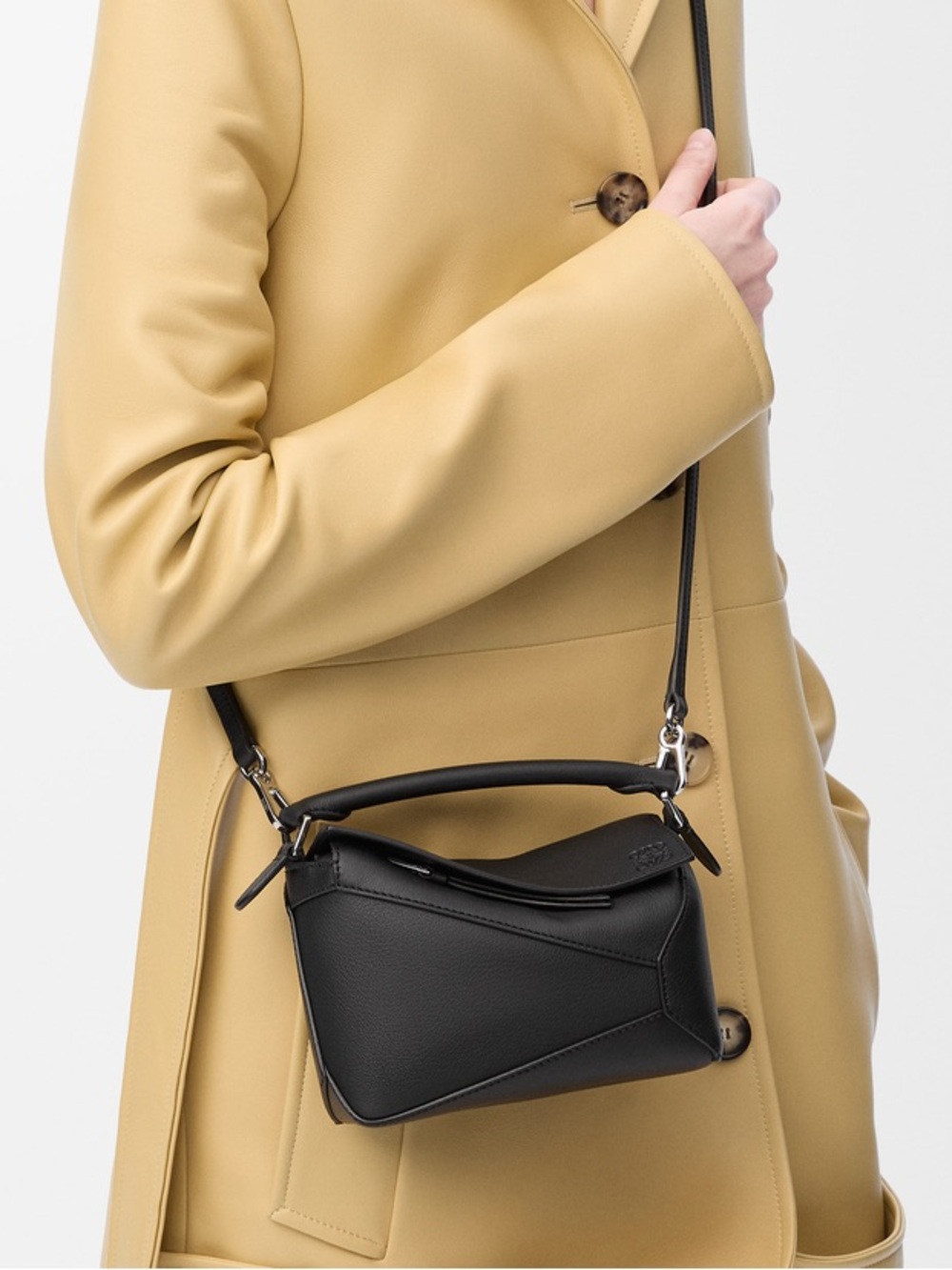 Loewe Mini Puzzle Edge bag in classic calfskin in Black